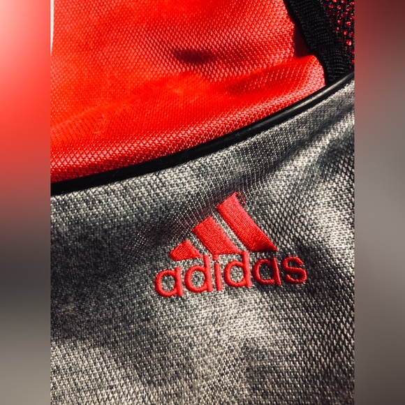 Adidas drawstring gym bag with zipper pocket and side pockets - Picture 2 of 4